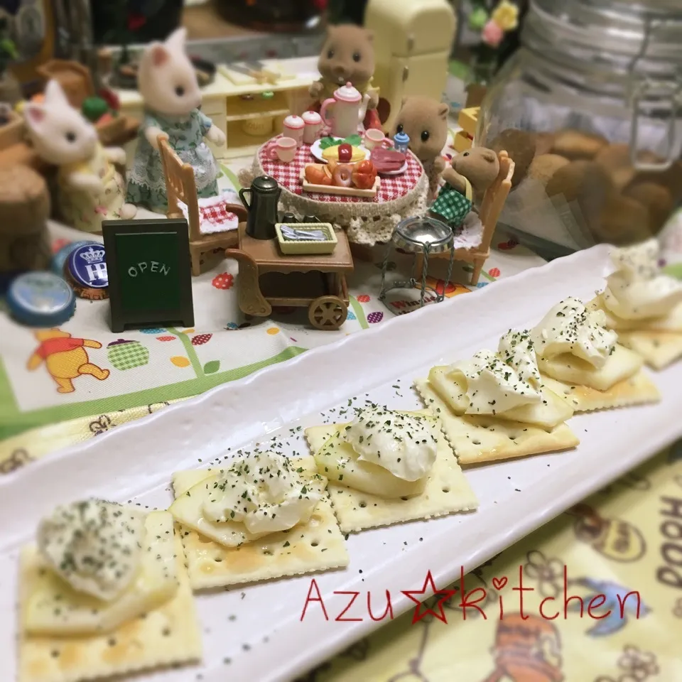 Snapdishの料理写真:ワインのお供に♪その2☆リンチとクラッカーのはちみつがけ❤️|あずさん