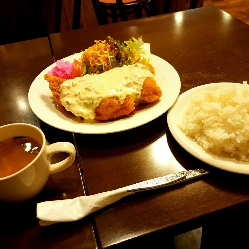 初めて来た洋食屋で…|masaki .fさん