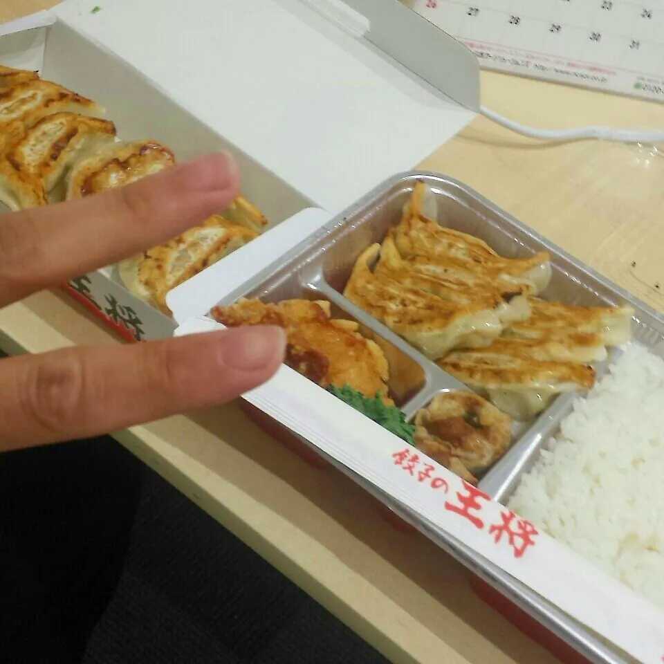 餃子定食に餃子をトッピング。。。|masaki .fさん