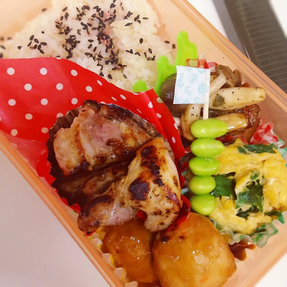 Snapdishの料理写真:鶏塩麹焼き弁当|ちゃーごさん