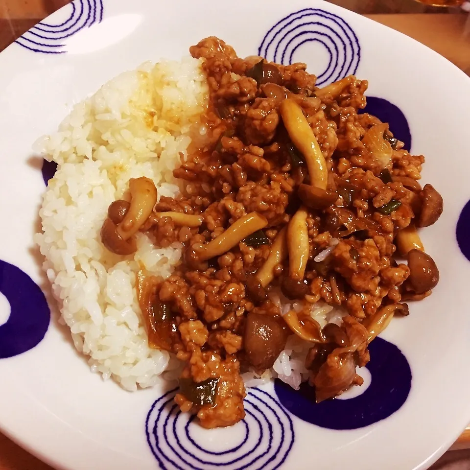 韓国風肉みそそぼろ丼♡|はねさん