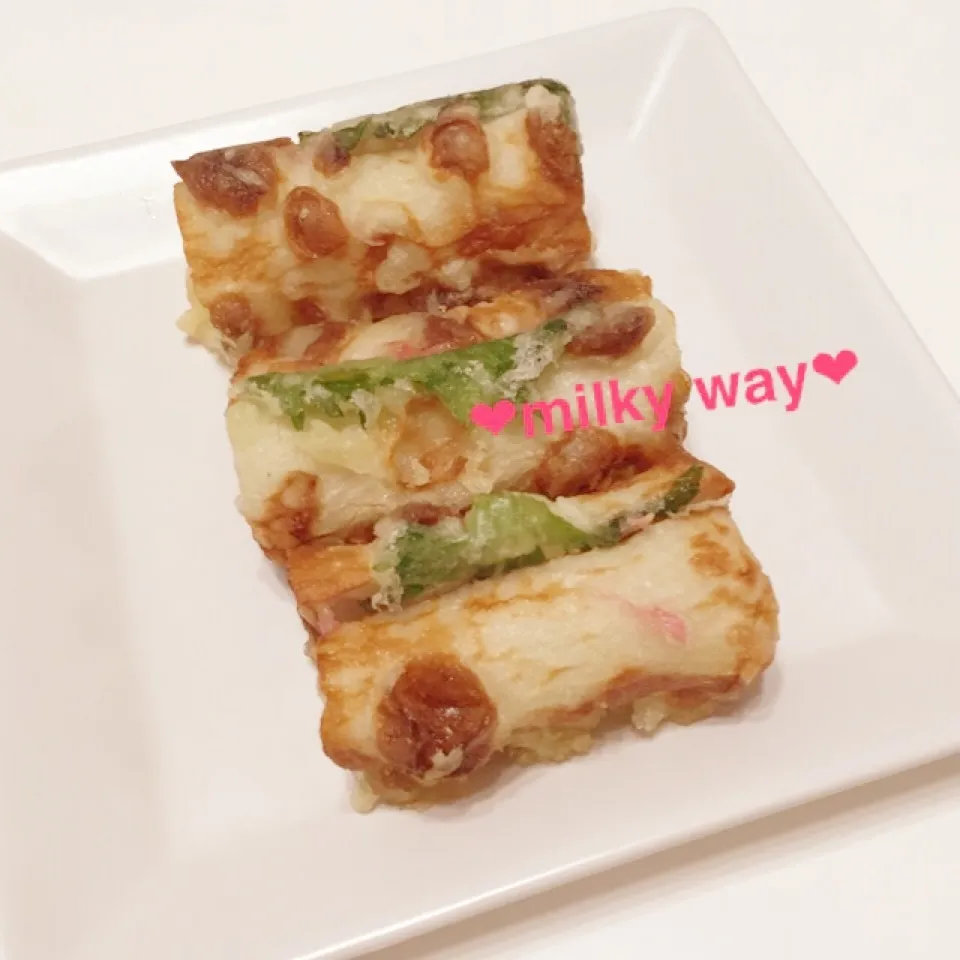 Snapdishの料理写真:♡ちくわと紅生姜の天ぷら♡|milky wayさん