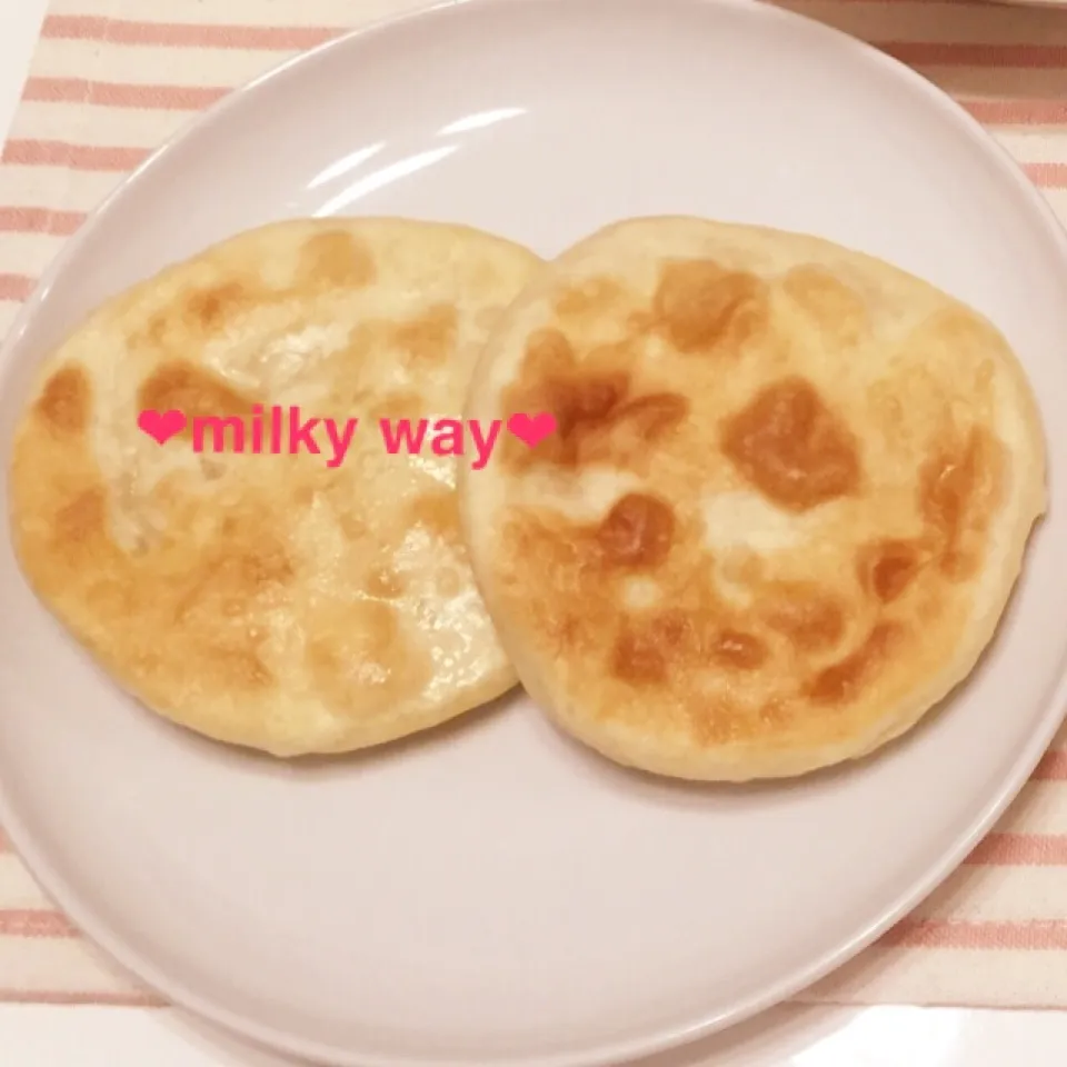 Snapdishの料理写真:♡チーズinナン♡|milky wayさん