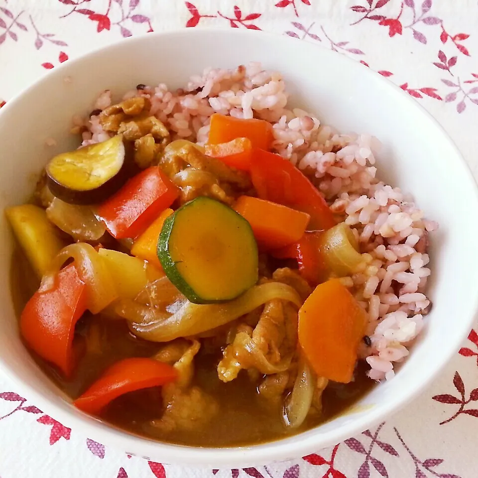 Snapdishの料理写真:夏野菜たっぷりカレー|のりさん