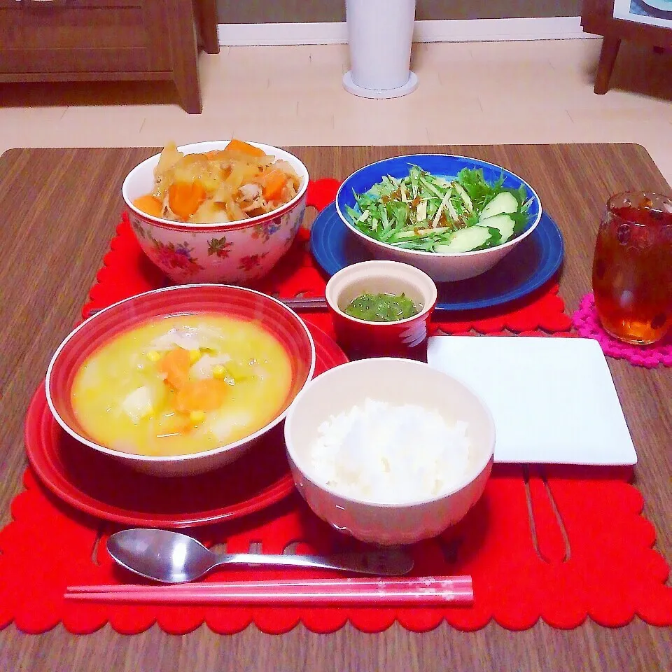 Snapdishの料理写真:コーンシチューと肉じゃが夕飯|えっこさん