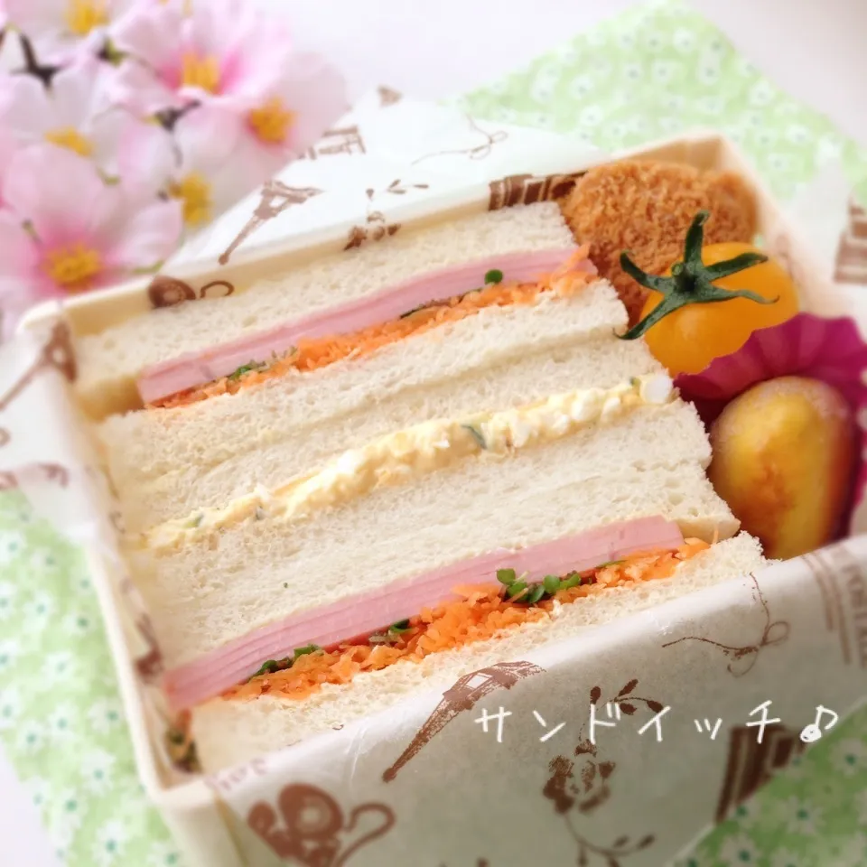 Snapdishの料理写真:春色のサンドイッチ弁当♫|＊ゆき＊さん