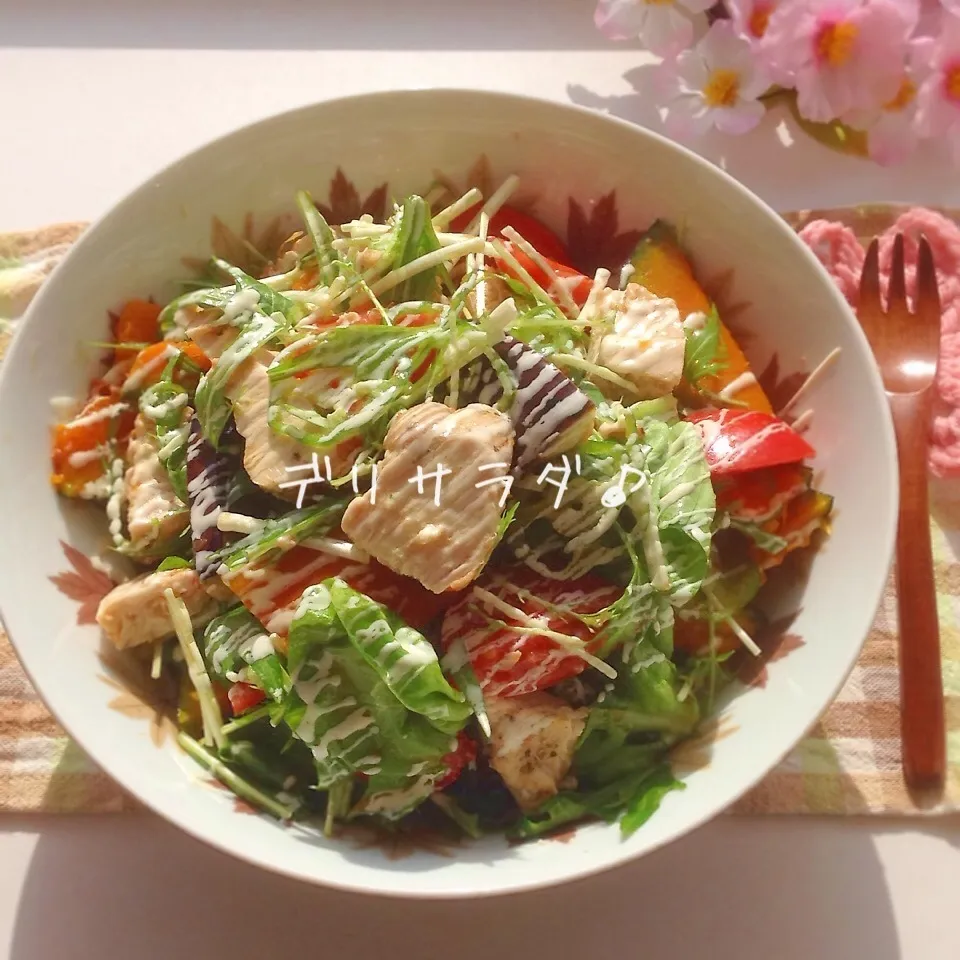 Snapdishの料理写真:ハーブチキンと６種の野菜のデリ風サラダ♫必殺マヨビーム♪|＊ゆき＊さん