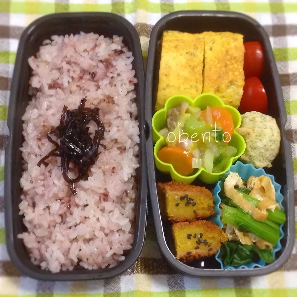 Snapdishの料理写真:主人のお弁当＊鶏もも肉とセロリの塩あん炒め♫|＊ゆき＊さん