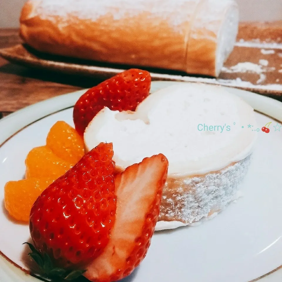 ヨーグルトクリームのロールケーキ🎉🎉🎉|Cherry'sさん