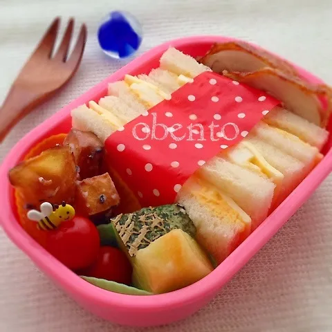 サク旨ロールチキンとサンドイッチ弁当♫|＊ゆき＊さん