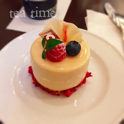 Snapdishの料理写真:ニコ〜白桃のケーキ|＊ゆき＊さん