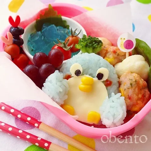 Snapdishの料理写真:ペンギンさん弁当♫あじさいゼリーのおまけ付き♡|＊ゆき＊さん