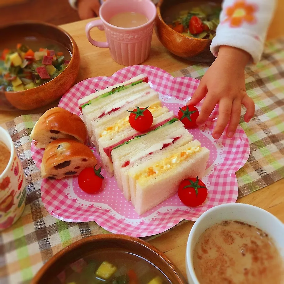 サンドイッチとお野菜スープでのんびり朝食♪|＊ゆき＊さん