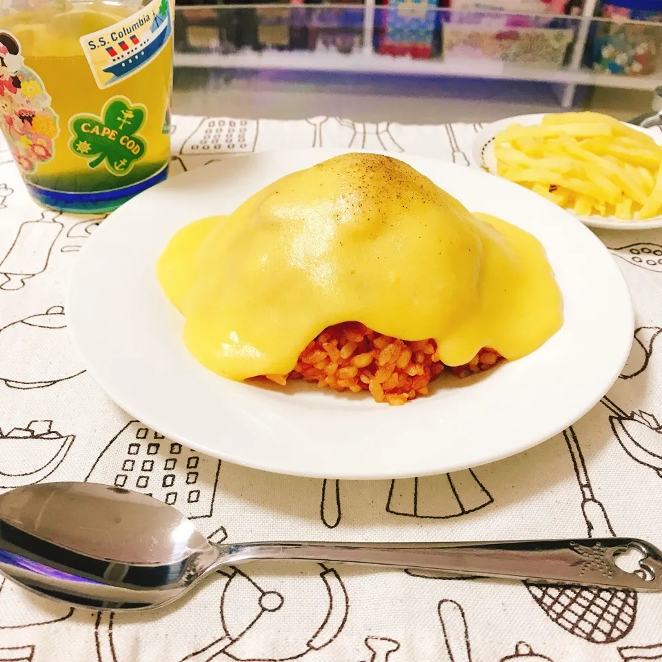 Snapdishの料理写真:ふわとろオムライス🥚|えりかさん