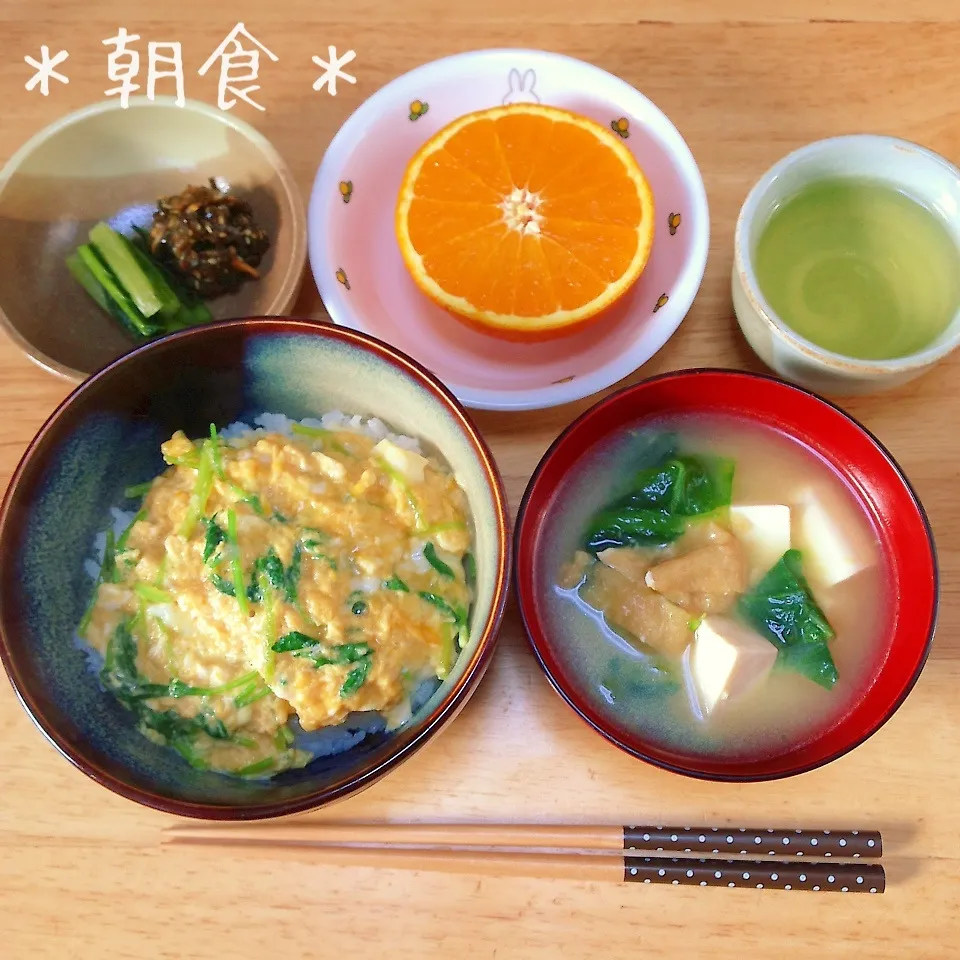 Snapdishの料理写真:玉子丼、小松菜のお味噌汁、他|＊ゆき＊さん