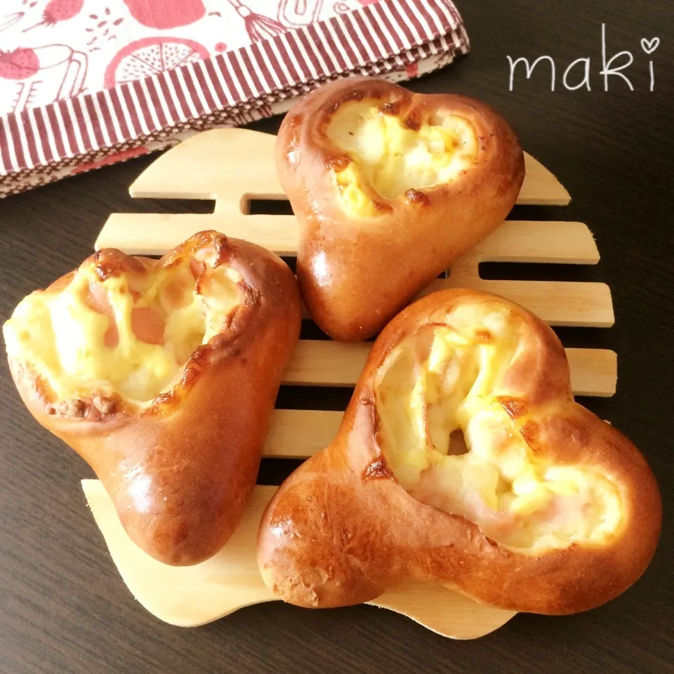 パン教室で習った♡ハートの形のハムチーズパン|makiさん