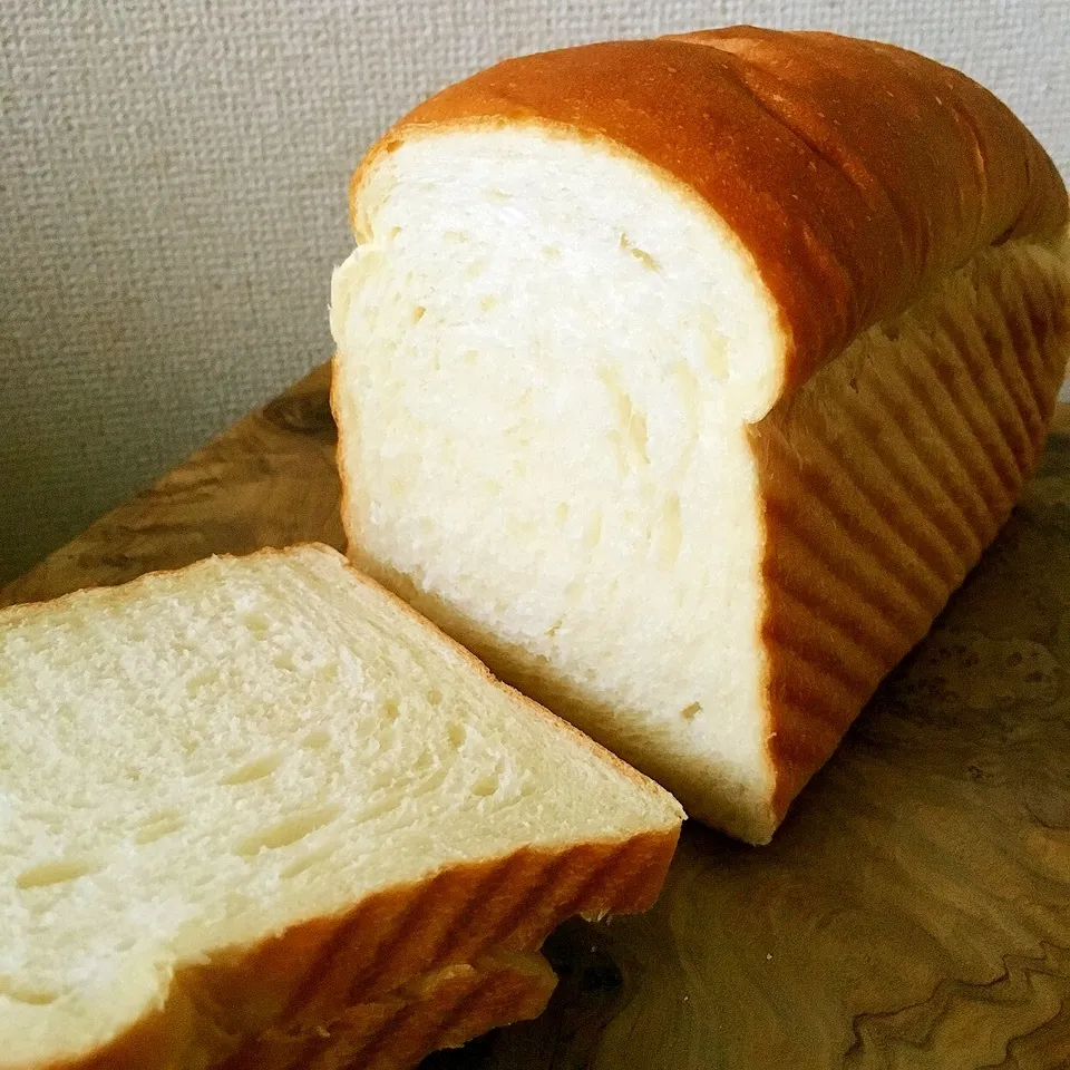 シンプルだけど美味しい❤︎イギリス食パン|みかんさん