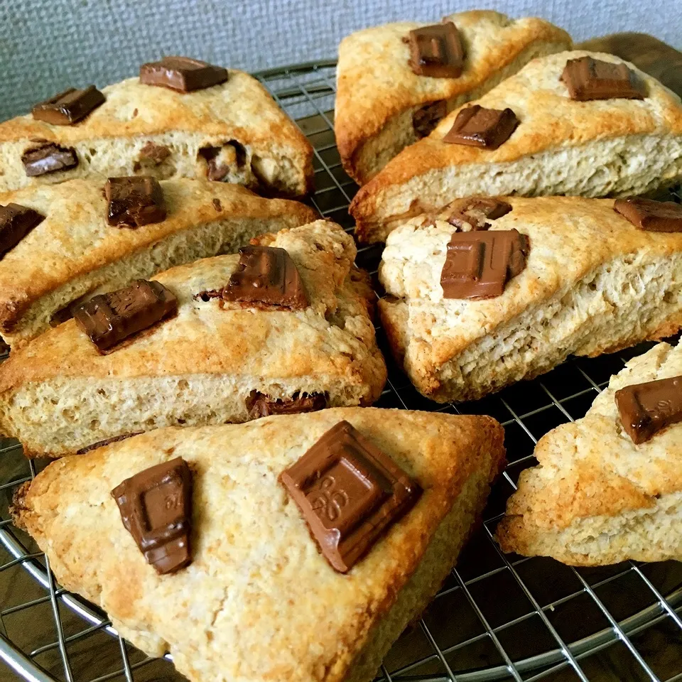 ざくざく♡チョコチャンクスコーン|みかんさん