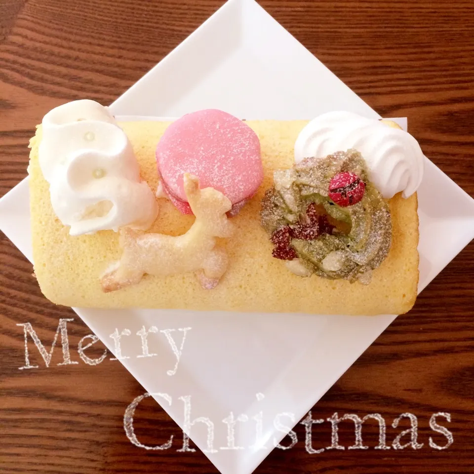 Snapdishの料理写真:メリークリスマス🎄苺のロールケーキ|makiさん