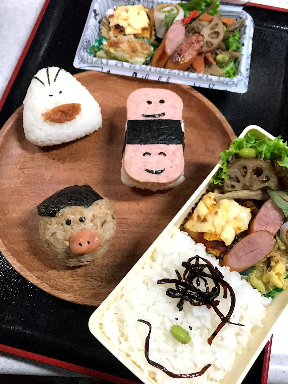 お弁当〜〜🍱🍙
旦那＆社会人2年目の次女🍱🍙|まんぞーさん