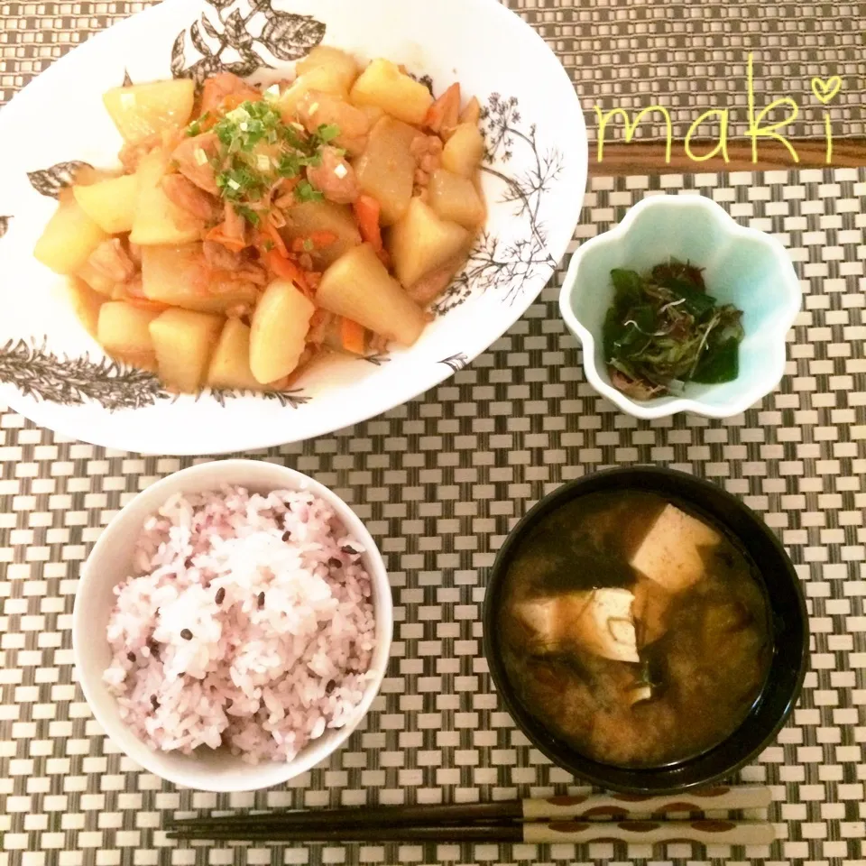 Snapdishの料理写真:今日の夕食♡鶏肉と大根の煮物|makiさん