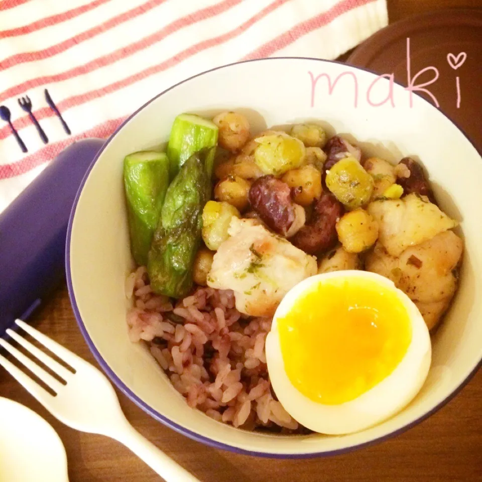 今日のお弁当＊鶏肉と豆ののり塩ガーリック丼|makiさん