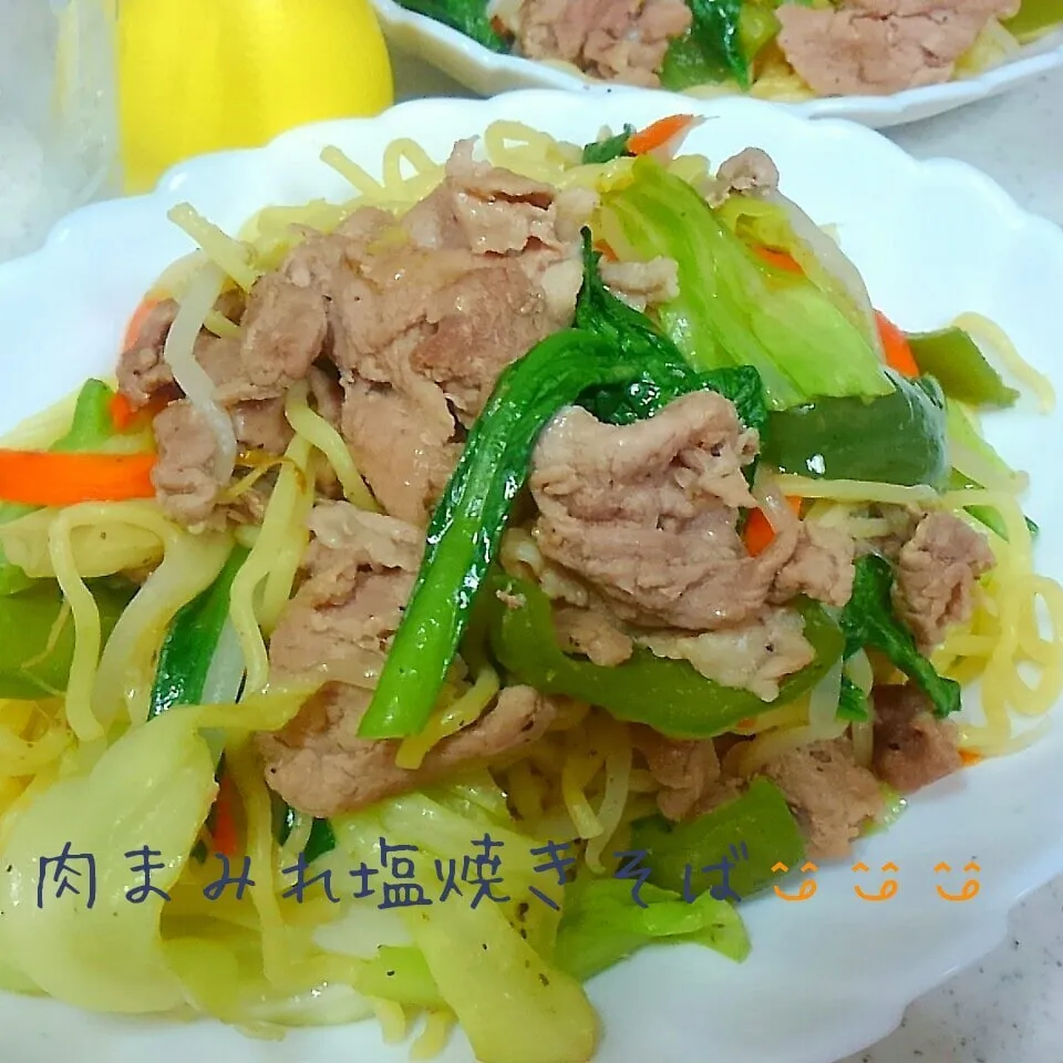 肉たっぷり　野菜もたっぷり　ナンプラーでガッツリ　塩焼きそば|もいすけさん