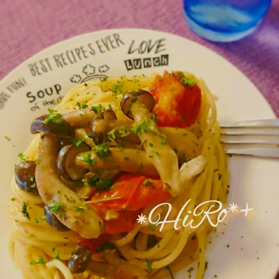 🍅トマトとシメジのチーズクリームパスタ🍝|☆HiRo☆"さん