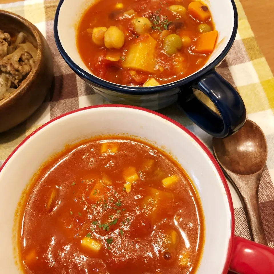 トマト缶でスープ🥫|ピヨまるさん