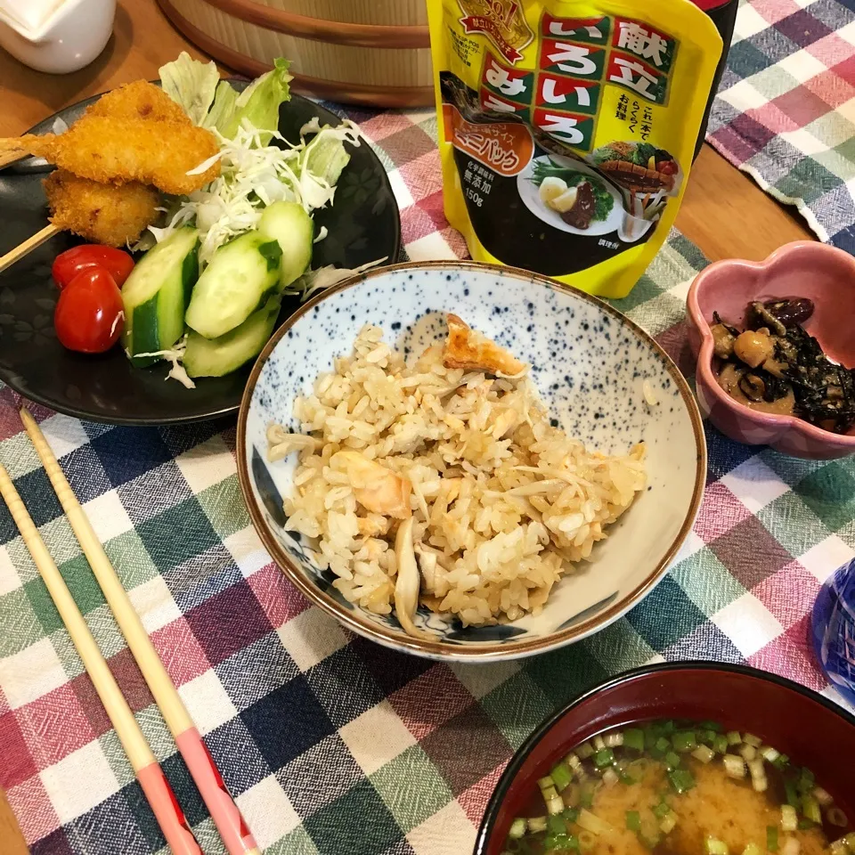 キノコと鮭の焦がしバター醤油ご飯|ピヨまるさん