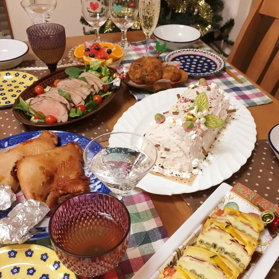 デコケーキ・子供作☆クリスマスイブの晩御飯|ピヨまるさん