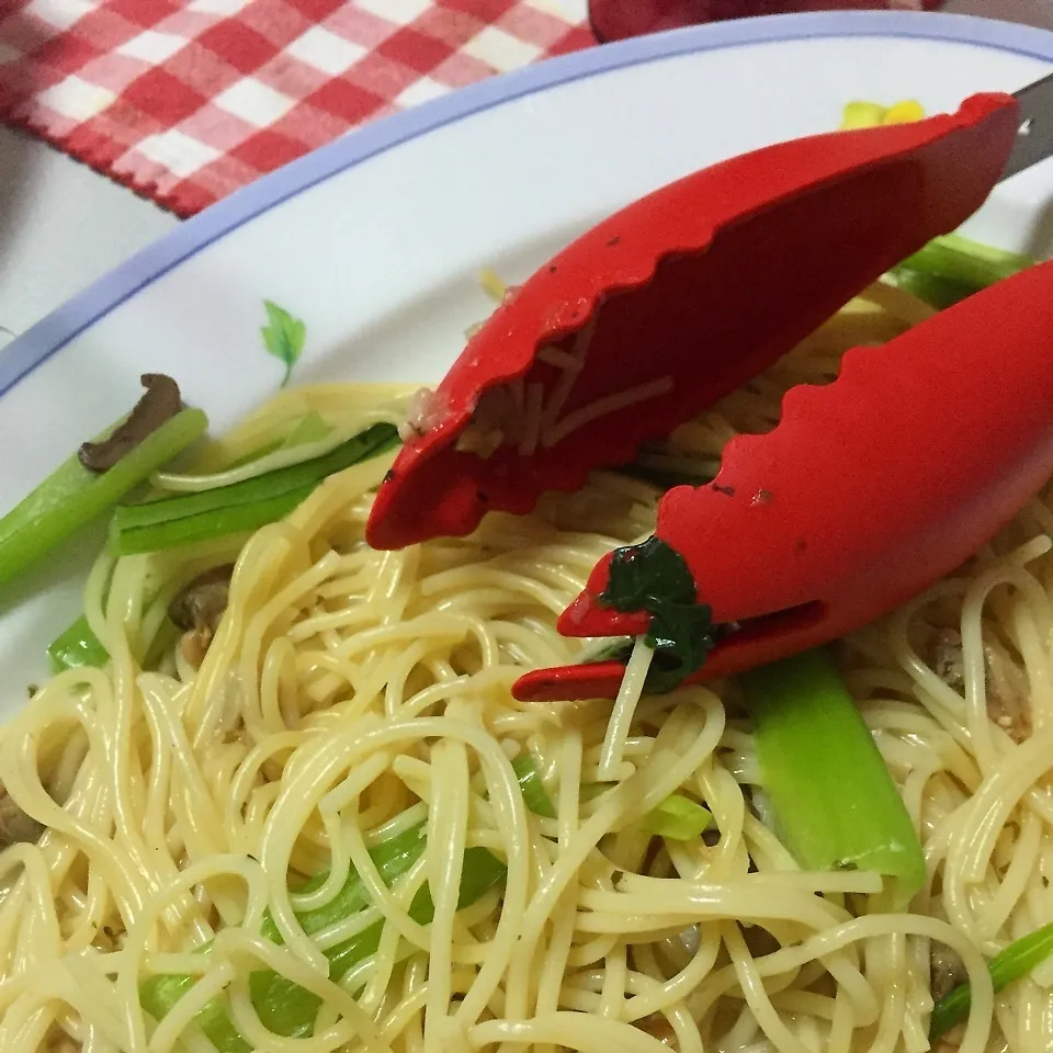 小松菜入りアサリのコンソメパスタ|ピヨまるさん