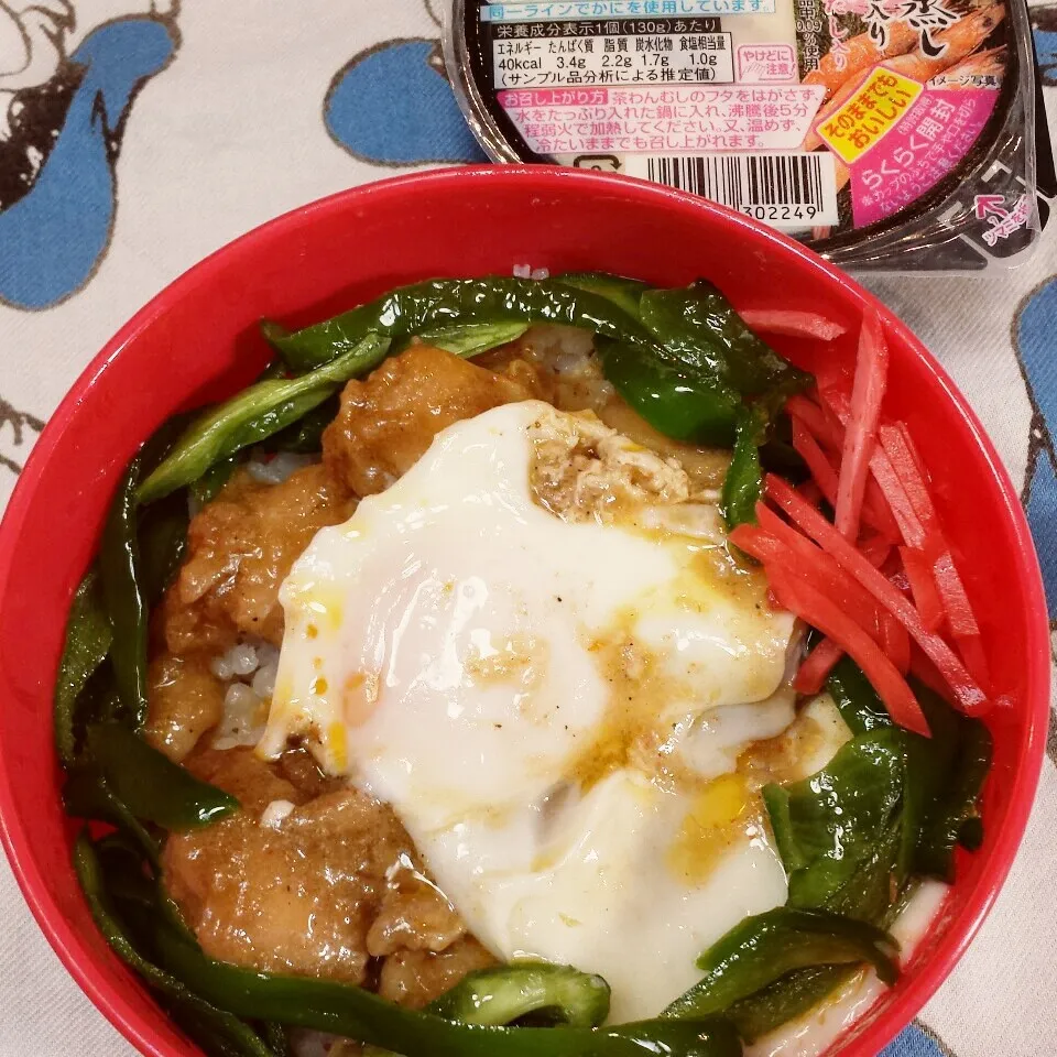 Snapdishの料理写真:手羽トロのエスニック親子丼 今日も茶碗蒸し付|きつねこかあさんさん