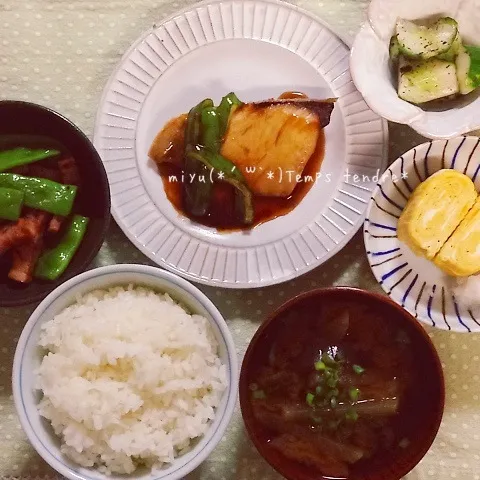 Snapdishの料理写真:ぶり照りで和食ご飯♡|miyuさん