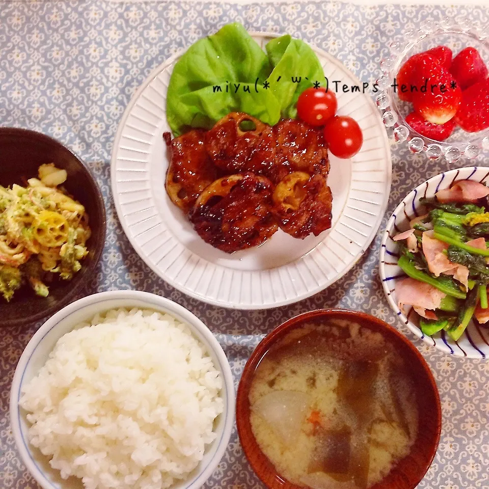 Snapdishの料理写真:蓮根の肉巻きでごはん♡|miyuさん