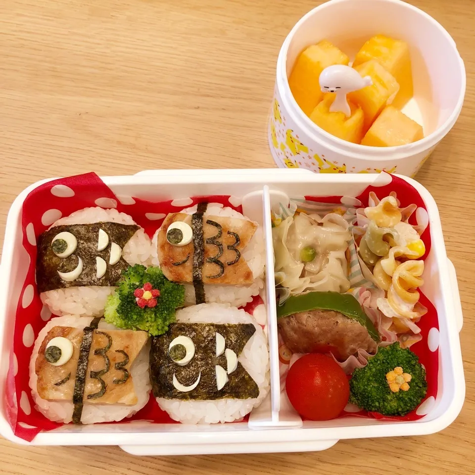 Snapdishの料理写真:子どもの日②こいのぼりおにぎり弁当☆|はるmamaさん