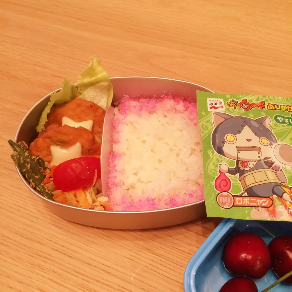 Snapdishの料理写真:チーズつくねのふりかけ弁当|はるmamaさん