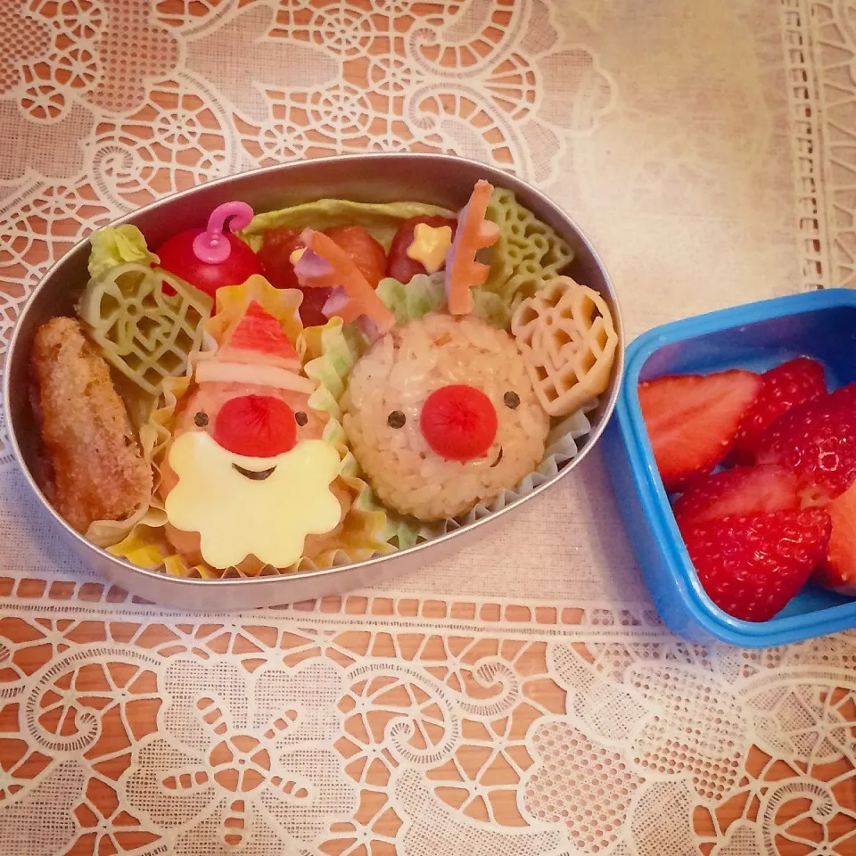 Snapdishの料理写真:クリスマス⑥サンタさんトナカイくん仲良し弁当☆|はるmamaさん