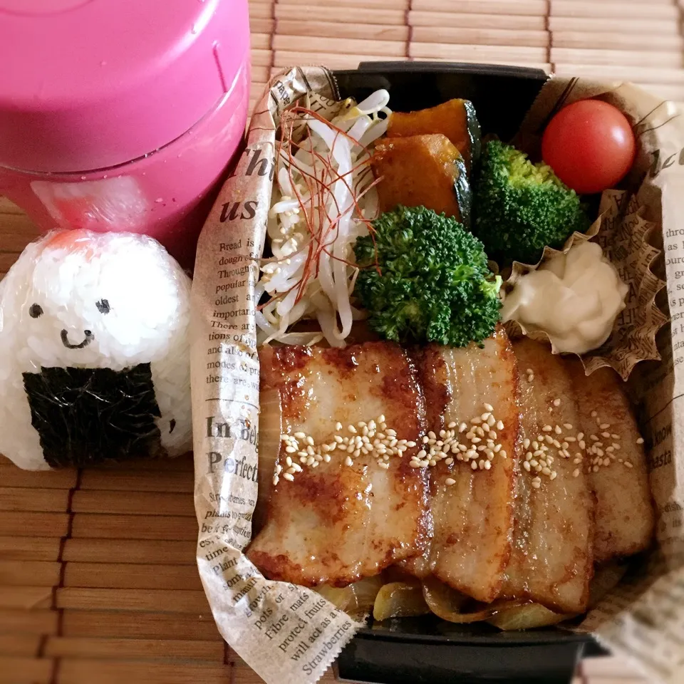 🍱厚切り豚バラ焼肉弁当&明太子おにぎり🍙|うさぎさん