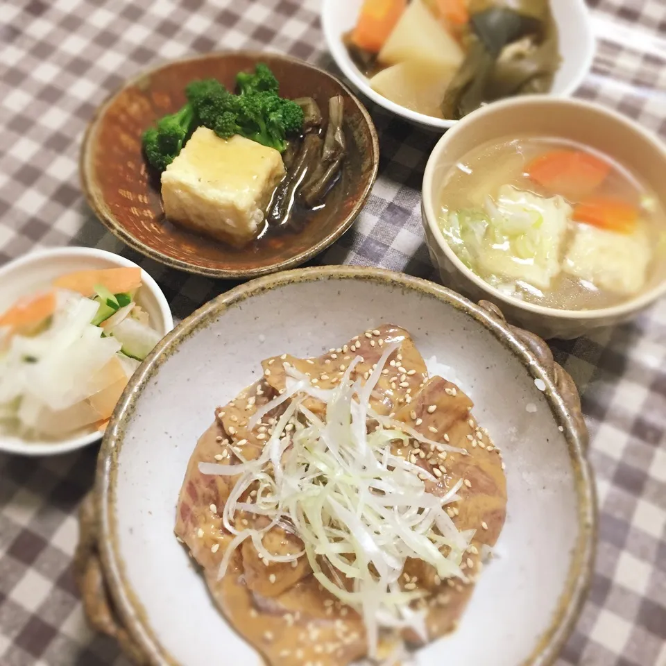 ぶりの韓国風ゴマだれ丼|うさぎさん