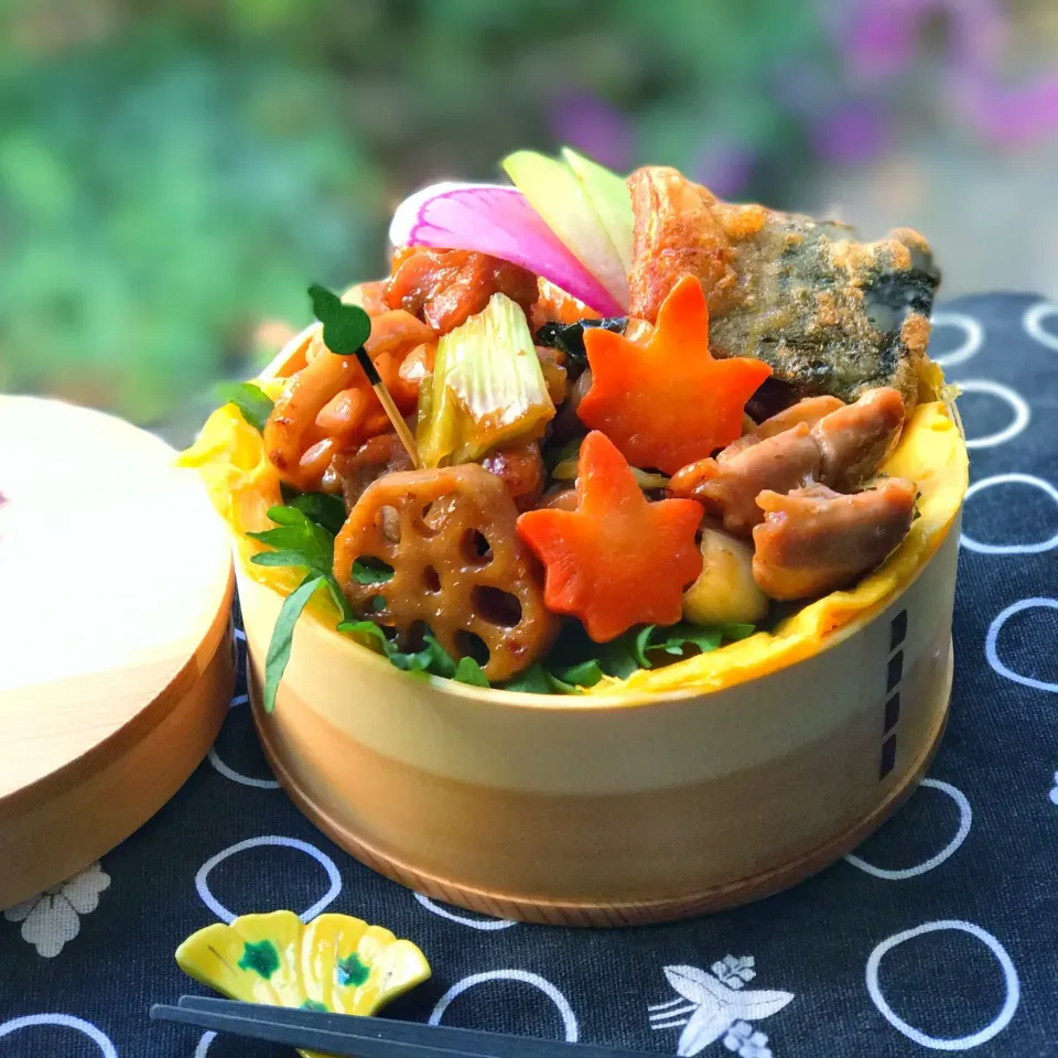 今日のお弁当  焼き鳥と鯖竜田揚げ丼|shakuyaku33443344さん