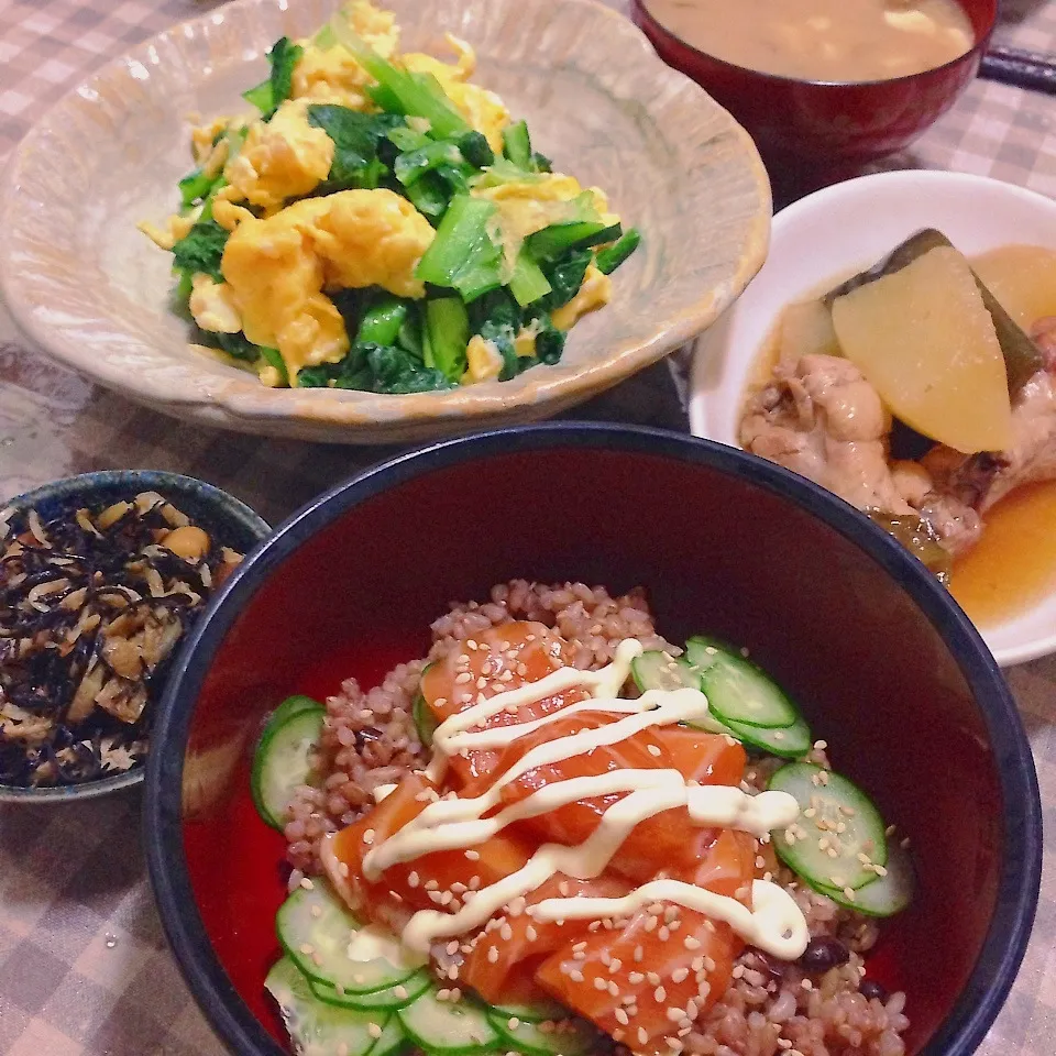 サーモンの漬け丼|うさぎさん