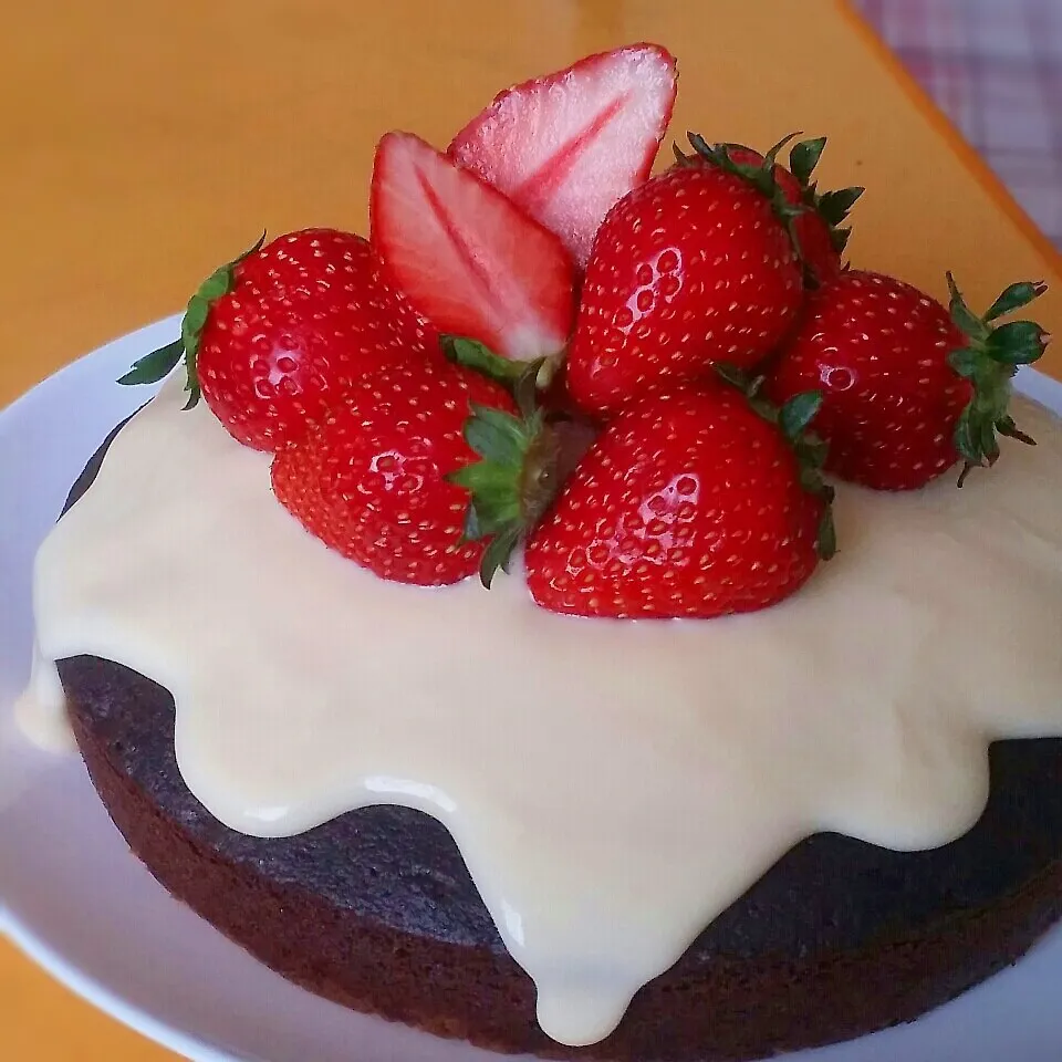 チョコレートケーキ♪全卵カスタードクリームがけ♪|ひとさん