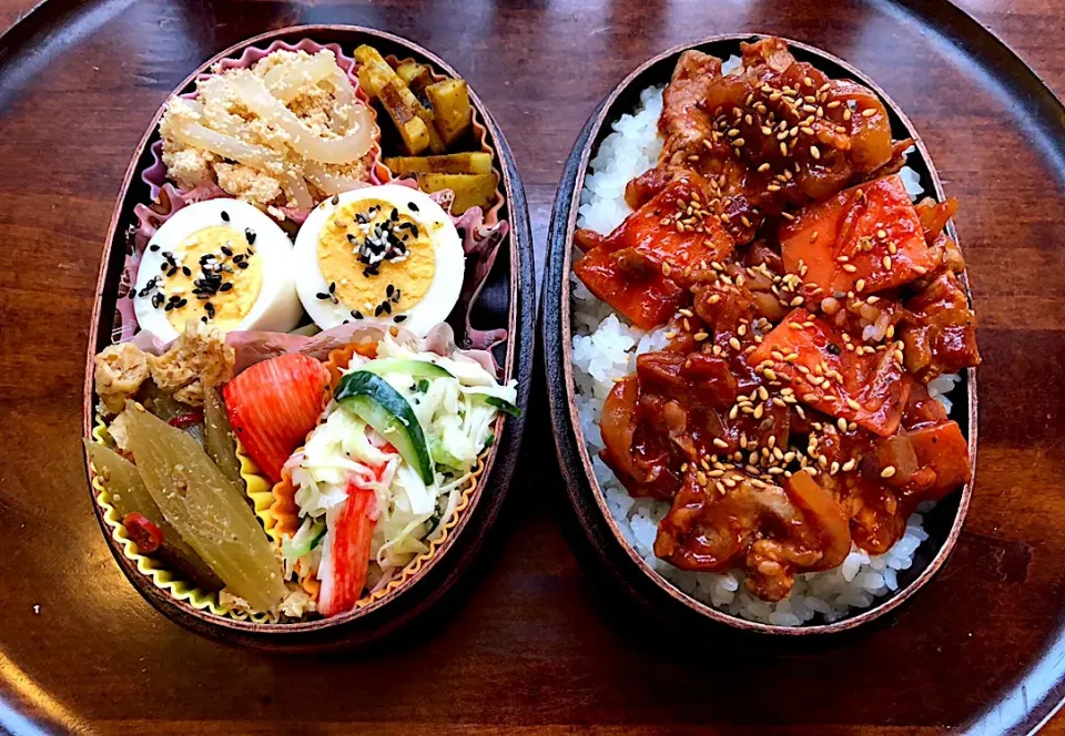 本日もお弁当🍱ポークチャップ弁当🥩（セゾンファクトリーのトマトケチャップ使用）鱈の子和え🐟蕗のキンピラ🌰シーザーサラダ🥗蓮根カレー風味🌰ゆで卵🍳 #ポークチャップ弁当  #セゾンファクトリーのトマトケチャップ  #セゾンファクトリー  #鱈 #鱈の子#鱈の子和え#蕗キンピラ #れんこん  #ゆで卵  #札幌  #中島公|Yukie  Toriseさん