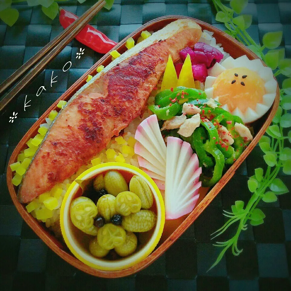 Snapdishの料理写真:旦那様わっぱ弁当 鮭の西京焼きど～ん|ｋａｋoさん