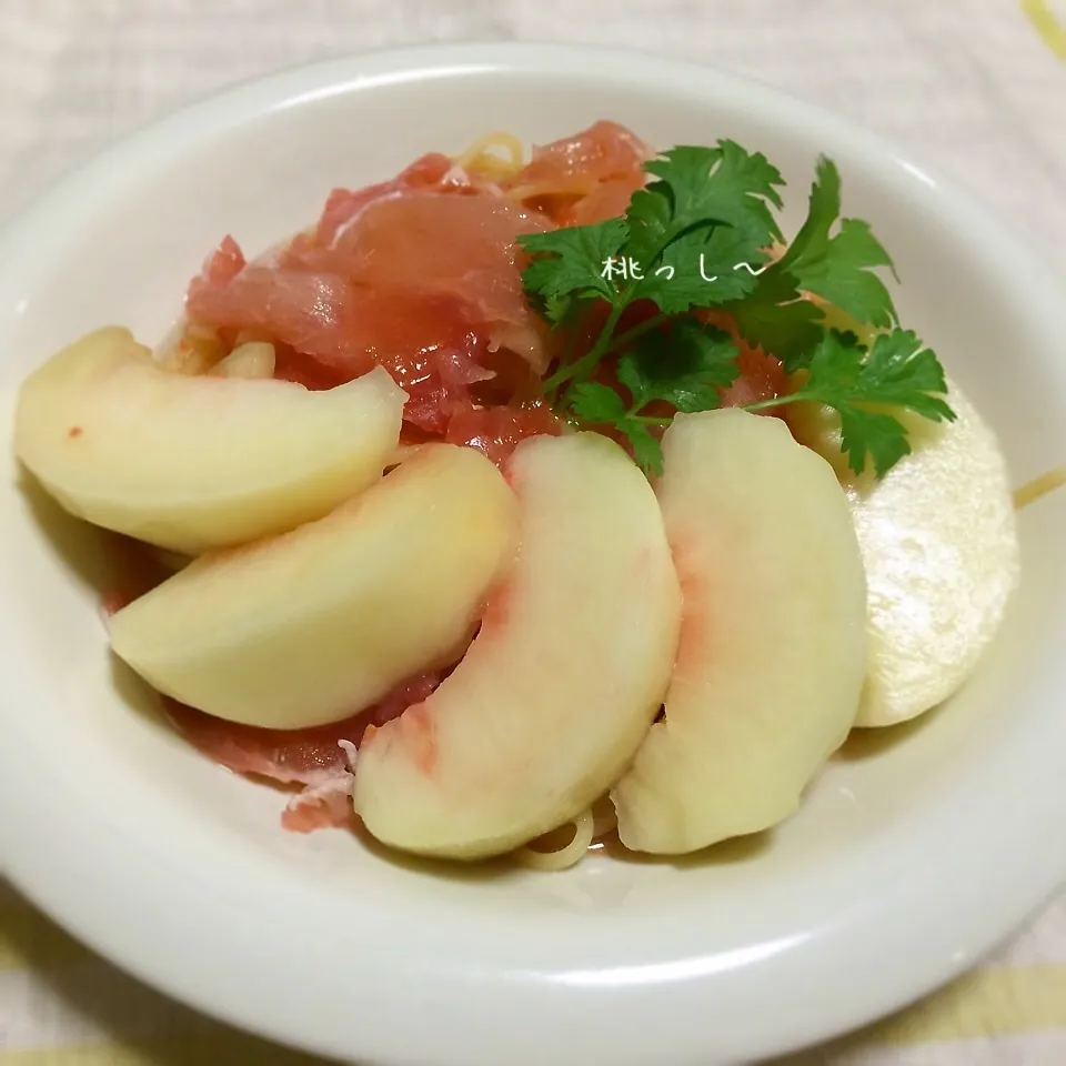 葉月さん♡ひんやりフルーティ♪トマトと桃の冷製パスタ|馬っしーさん