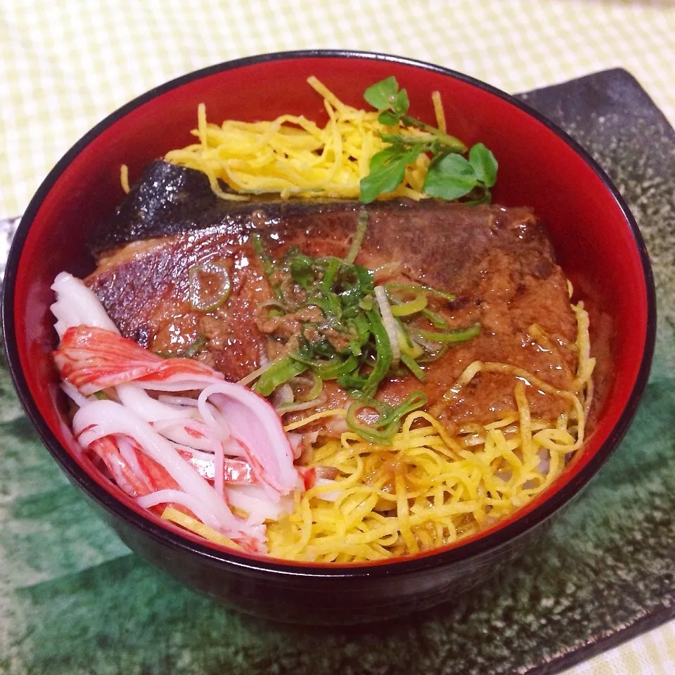 ぶりの照り焼き丼|AY(＊^ . ^＊)❤️Uさん