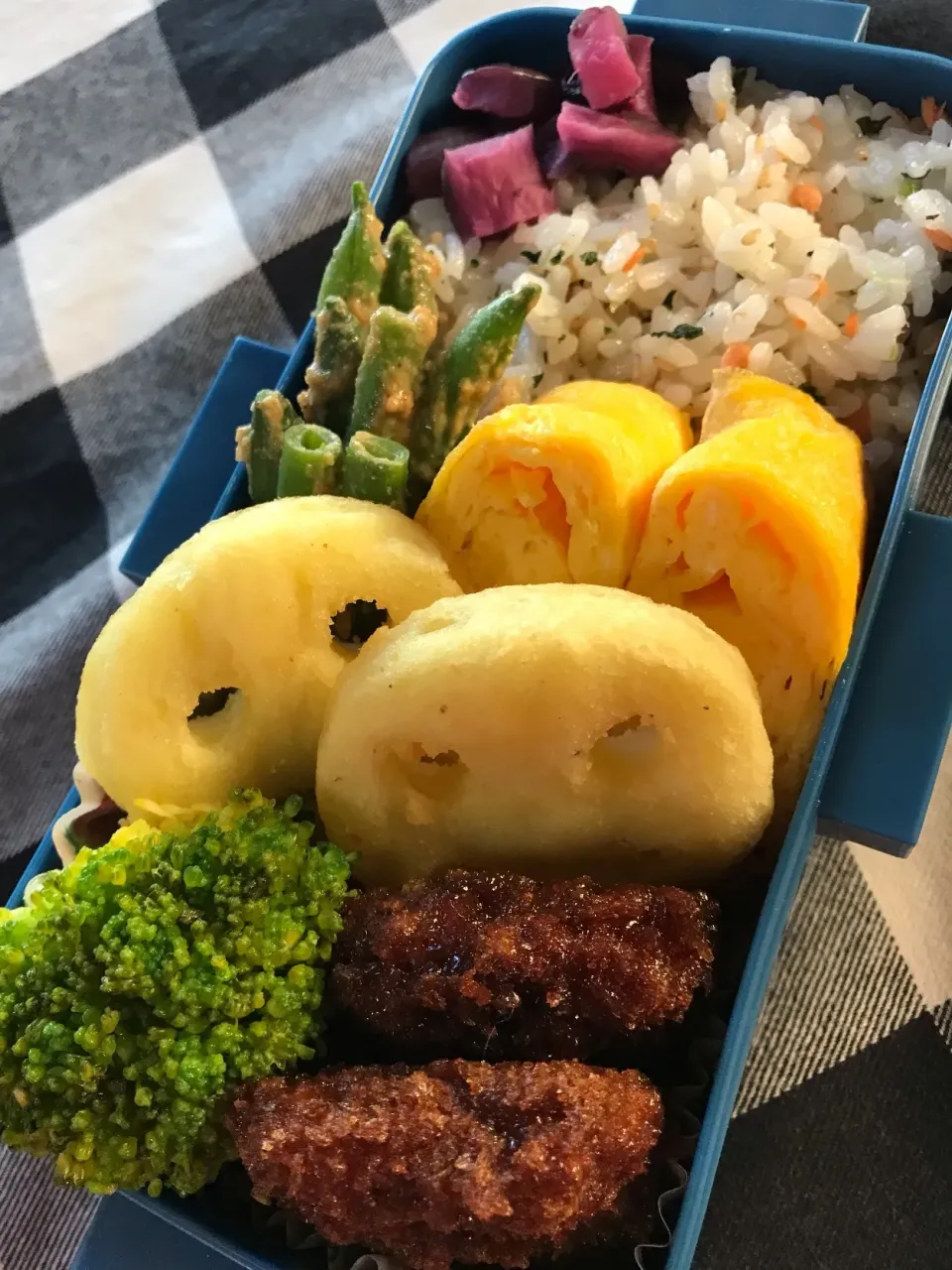 Snapdishの料理写真:ニコニコとんかつ弁当|市川千夏さん