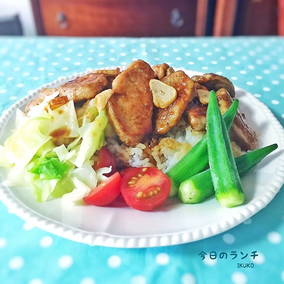 豚ヒレ肉のガーリック醤油バター丼|いっこさんさん