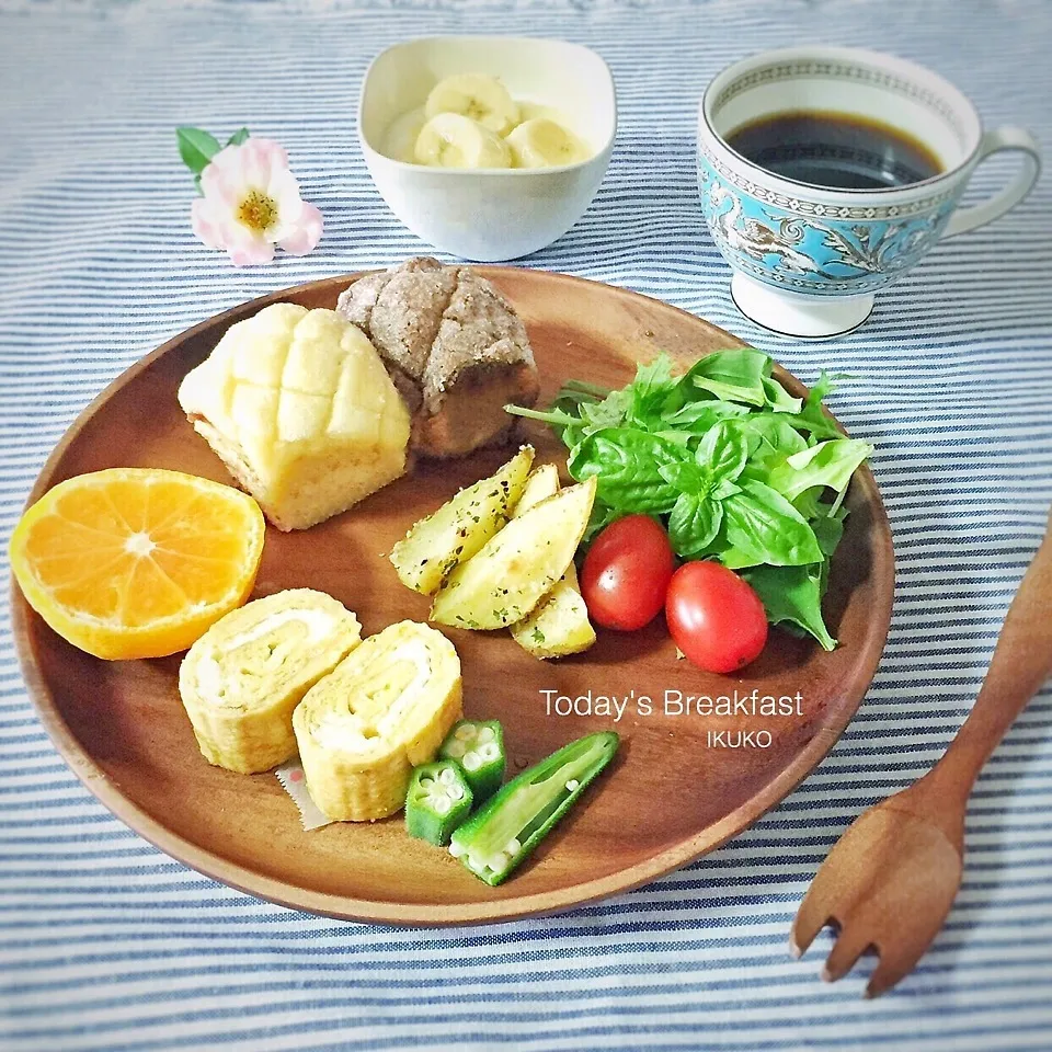 ちぎりメロンパンで朝食|いっこさんさん